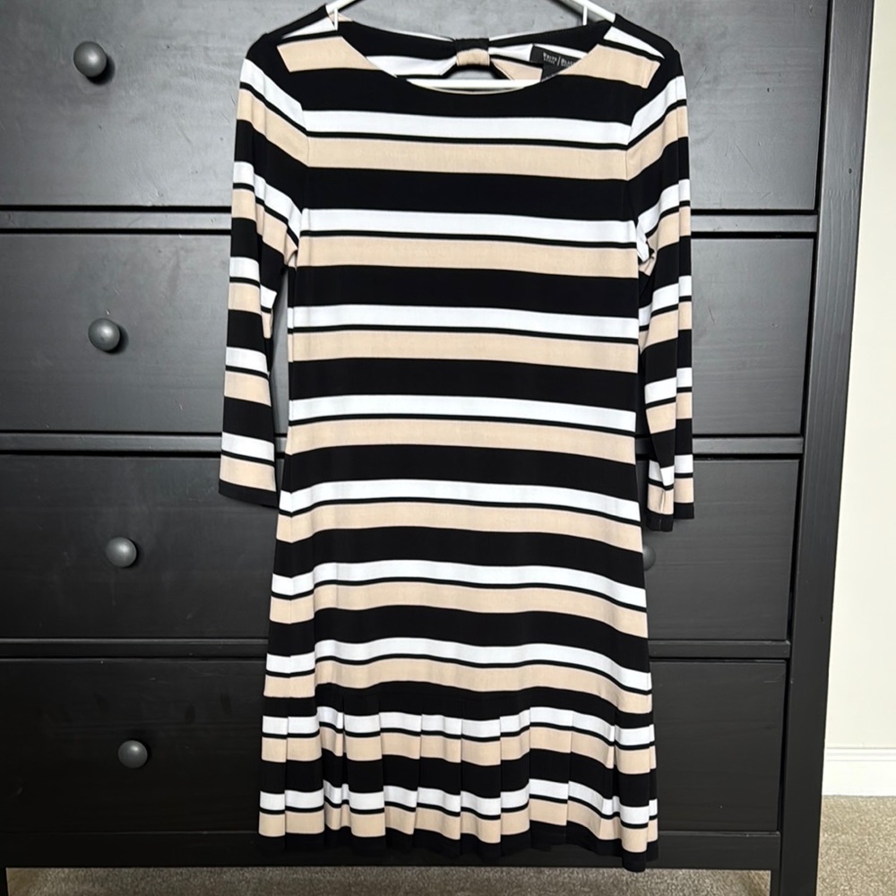 NWOT White House Black Market Black and White Sheath Dress 3/4 Sleeve Crew Neck